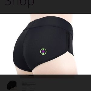 Pivot Star Chica Bomb Hot Shorts